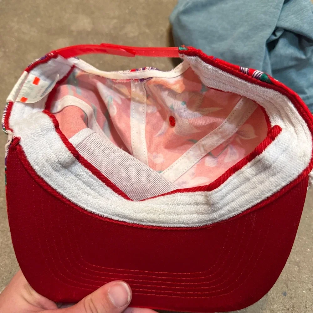 VTG San‎ Sun Snapback Hat Mens OSFA Red Floral Hawaiian Wrecker Rope Trucker Cap
